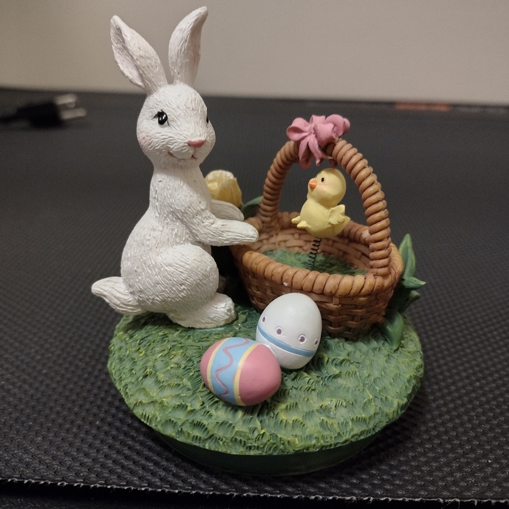 Yankee Candle Easter Bunny Chick  Candle Jar Topper
